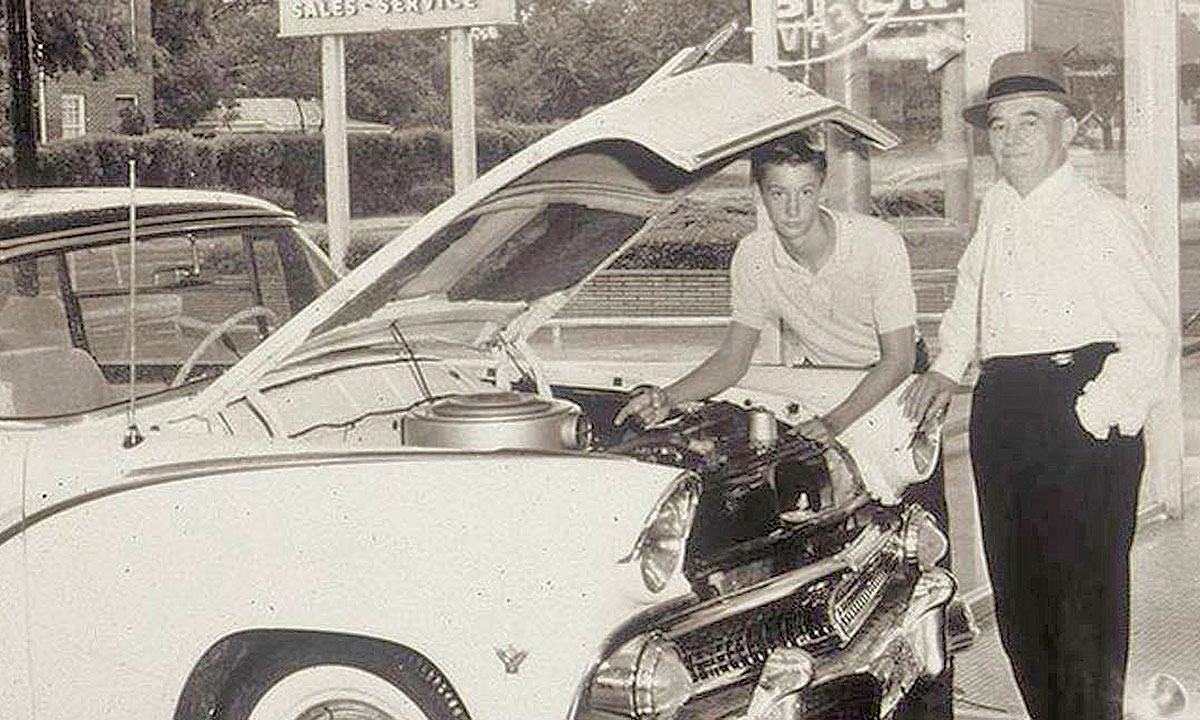 Legendary car dealer Carl Sewell is driven to connect Automotive News