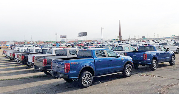 Near-record inventories pinch new-vehicle dealers as floorplan costs ...