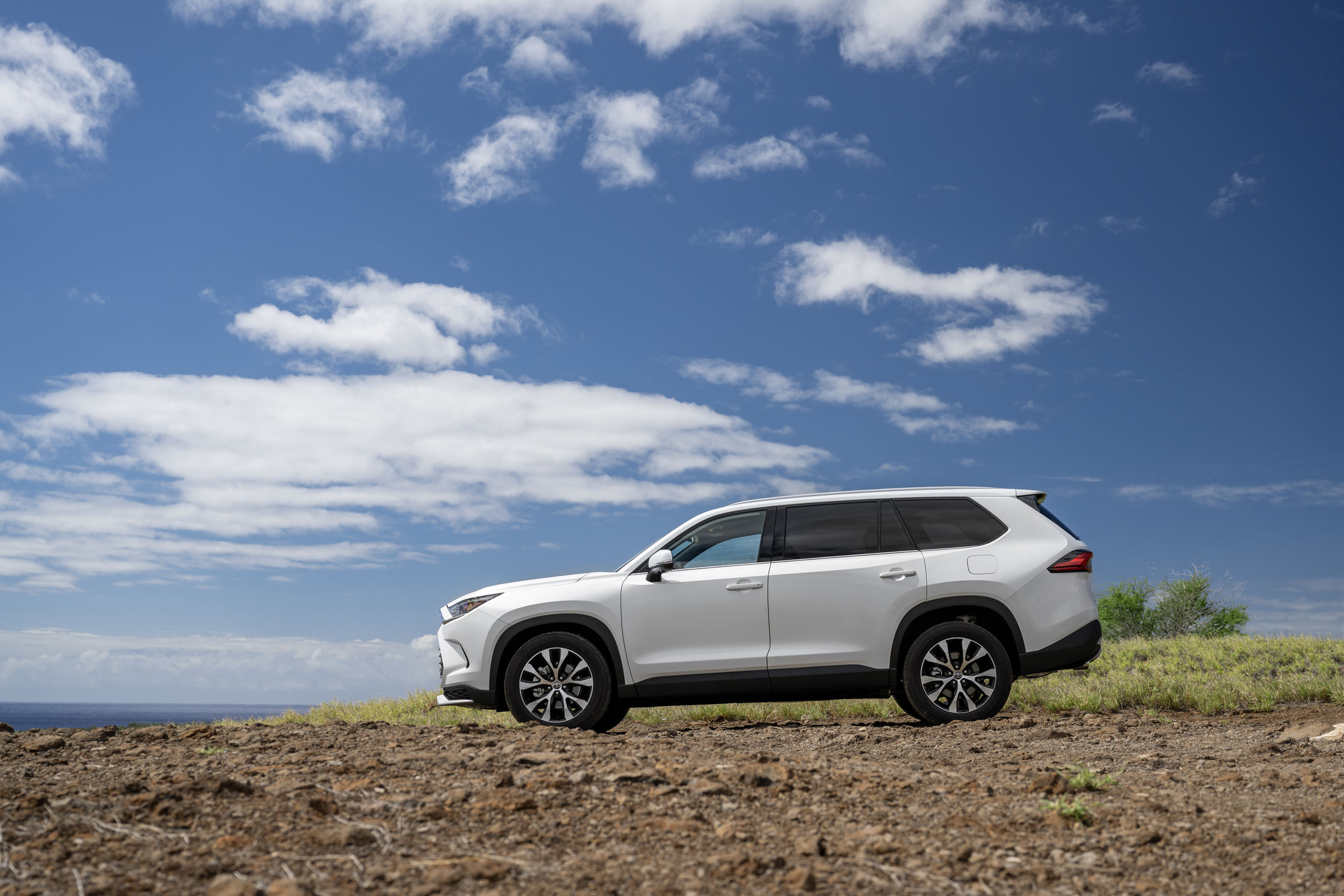 Toyota Grand Highlander, Lexus TX stop-sale issued over airbags ...