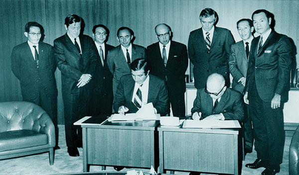 U.S. distributors gave Toyota a toehold in a mysterious new market ...