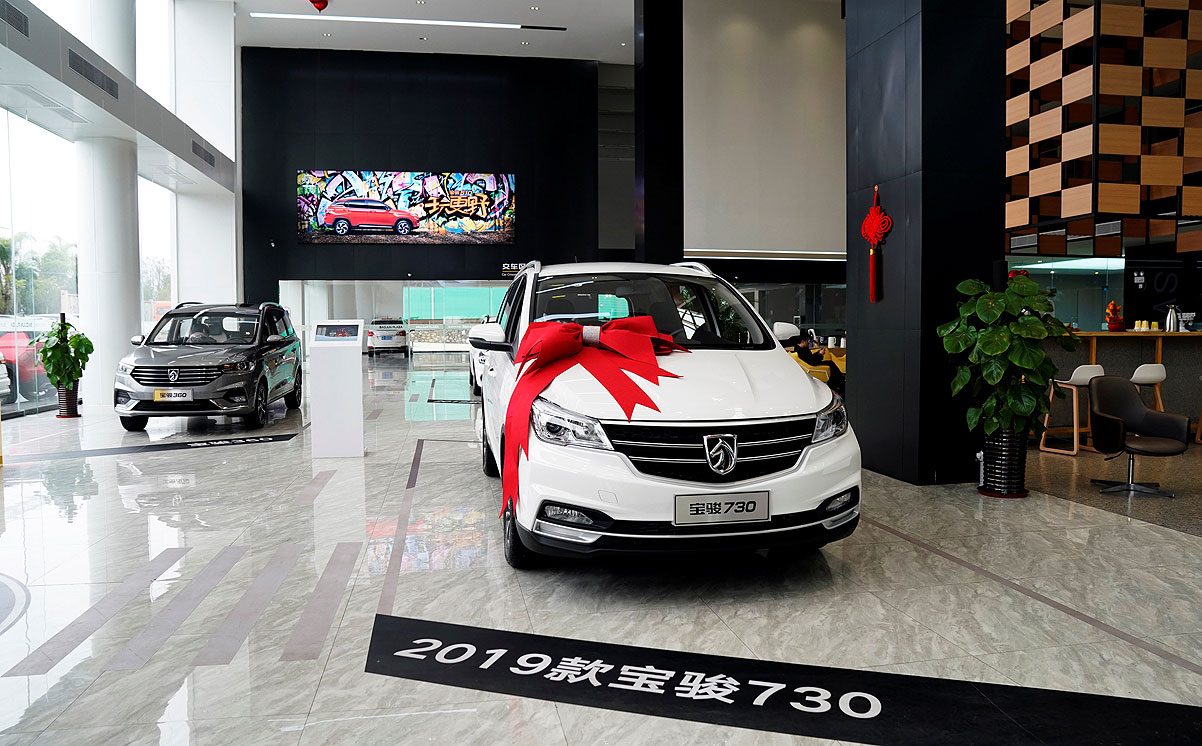 China auto sales drop for 17th straight month in November Automotive News