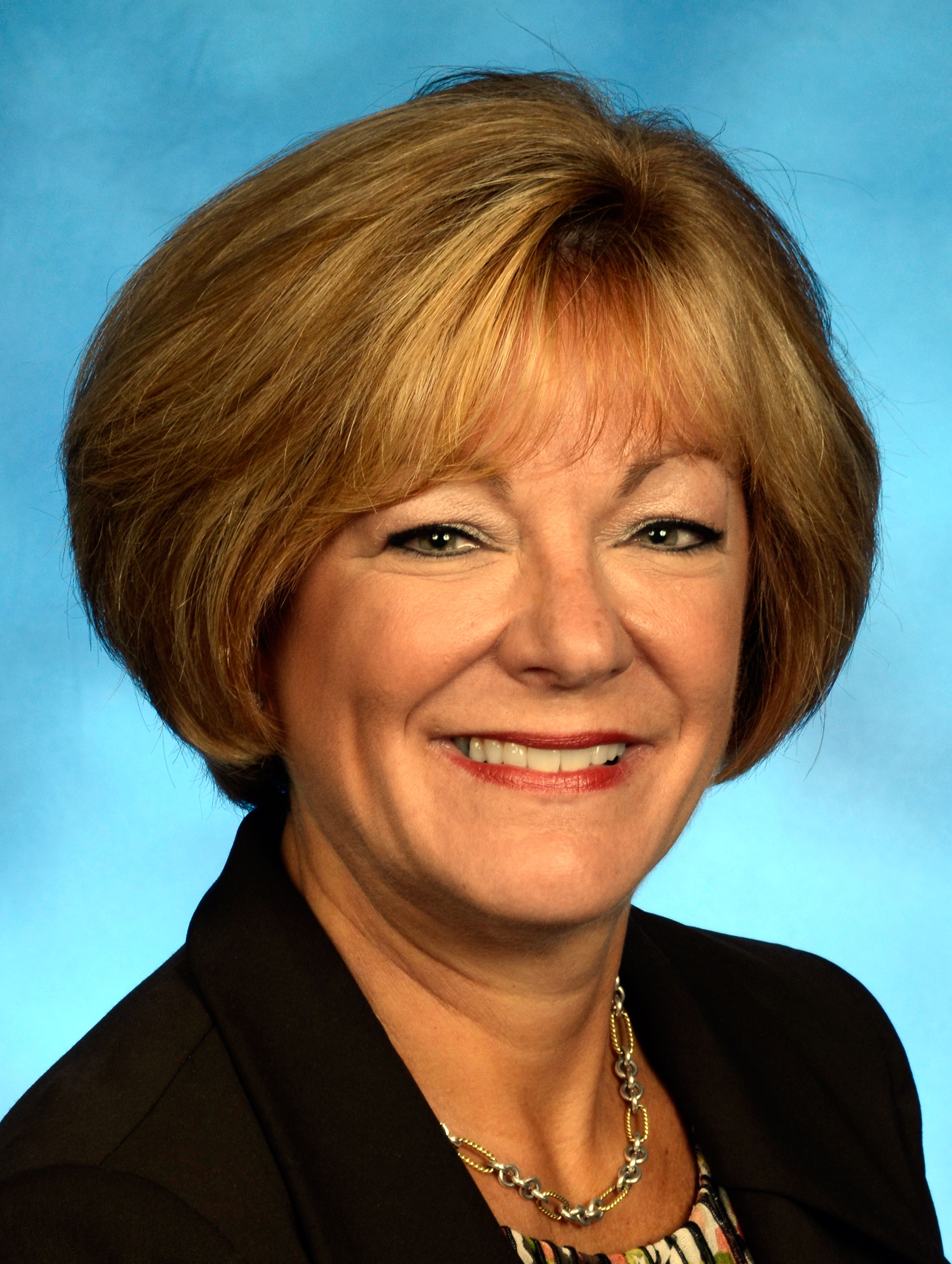 Chrysler HR chief Nancy Rae to retire Jan. 1 | Automotive News