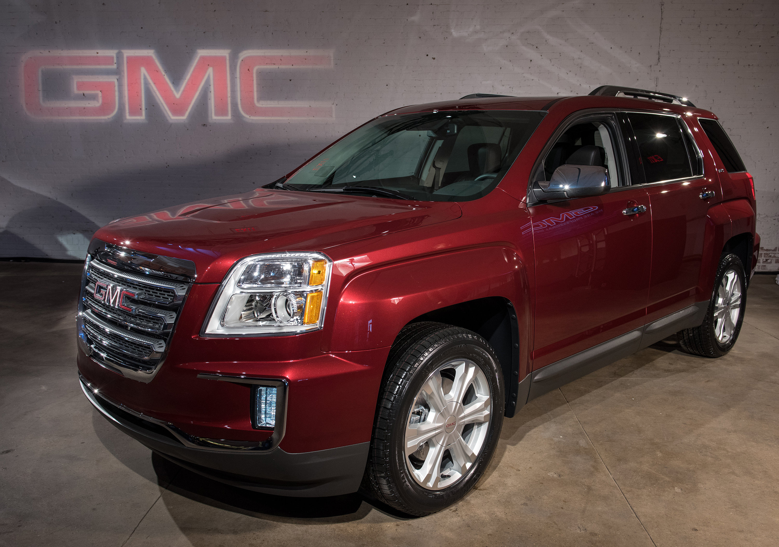 GMC Terrain undergoes facelift for 2016 Automotive News