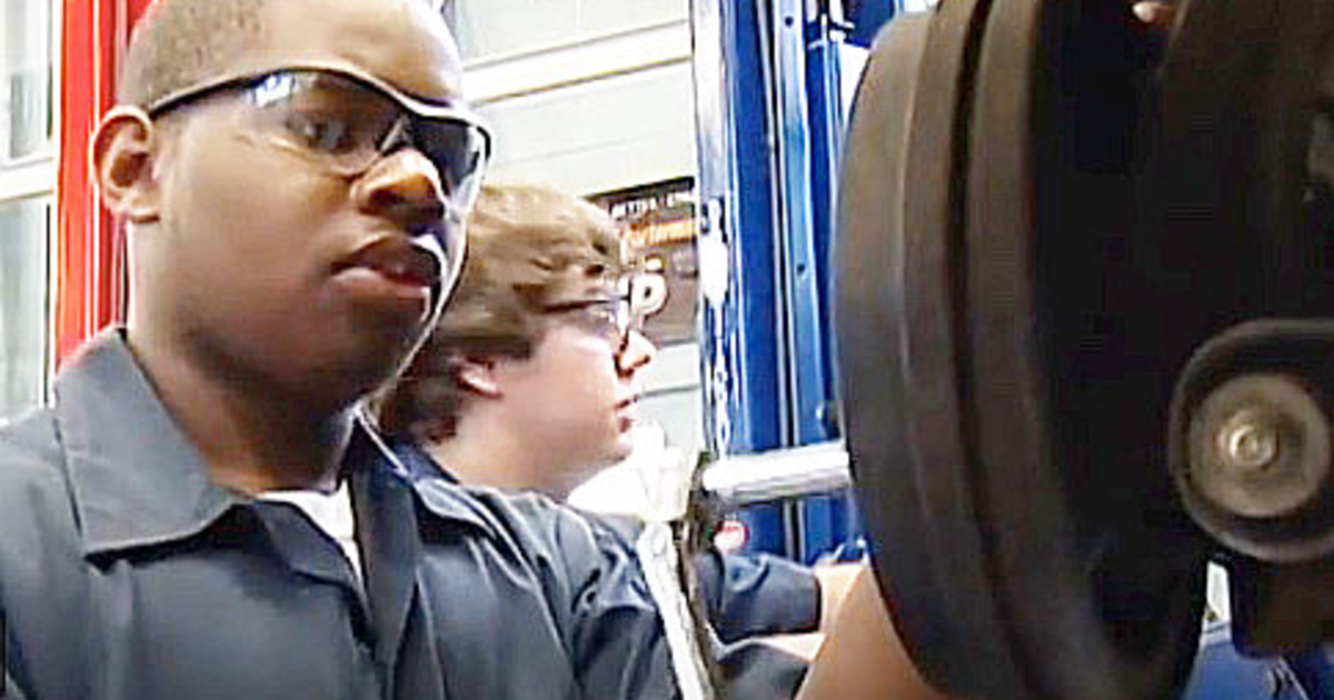 Chattanooga car dealers buy toolkits for mechanics in training Automotive News