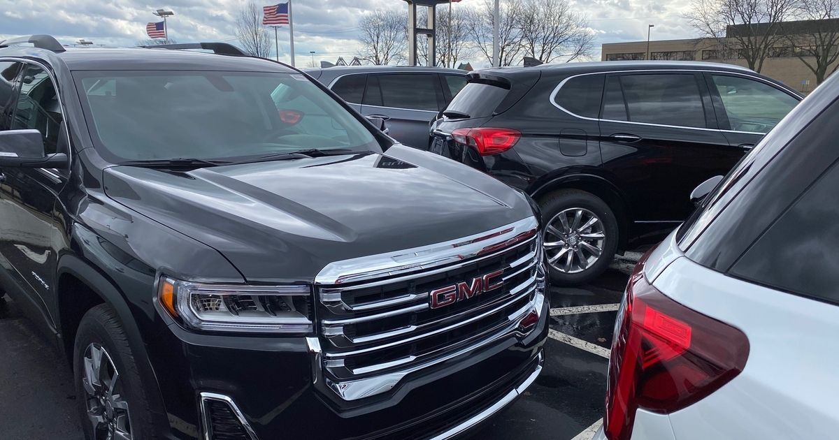 Lithia exits North Dakota with sale of 2 retail outlets; closes Va. dealership Bauaelectric