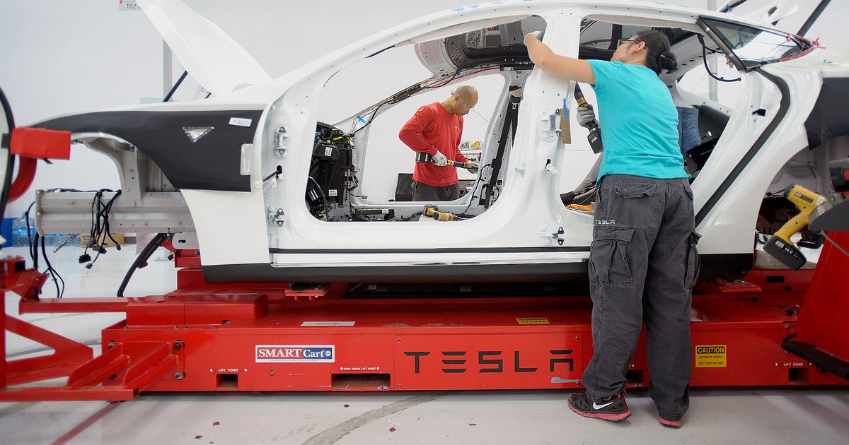 Tesla Working Tesla case puts plant labor in spotlight | Automotive News
