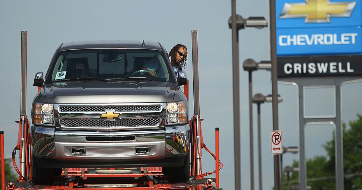 Pickup push drives GM to 5% increase | Automotive News