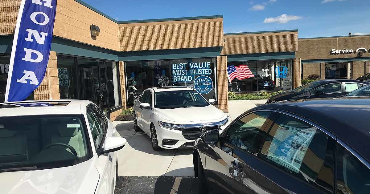 U.S. auto sales to drop in October Automotive News