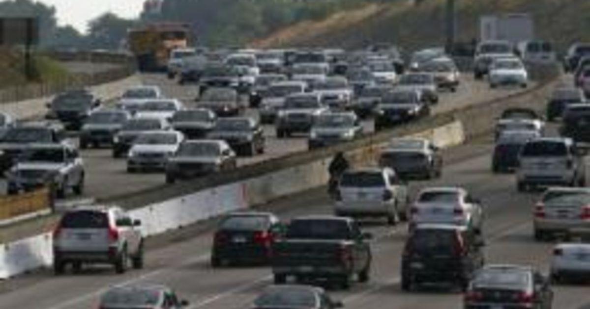 Americans continue to drive less | Automotive News