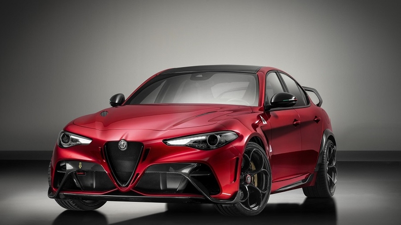 Alfa Giulia GTA front web.jpg