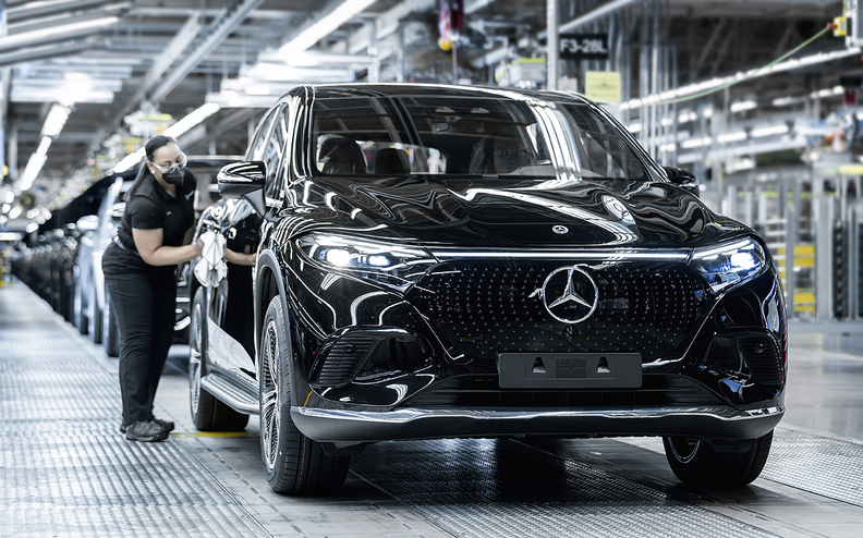 Next-generation Mercedes EQS SUV said to be built outside U.S.